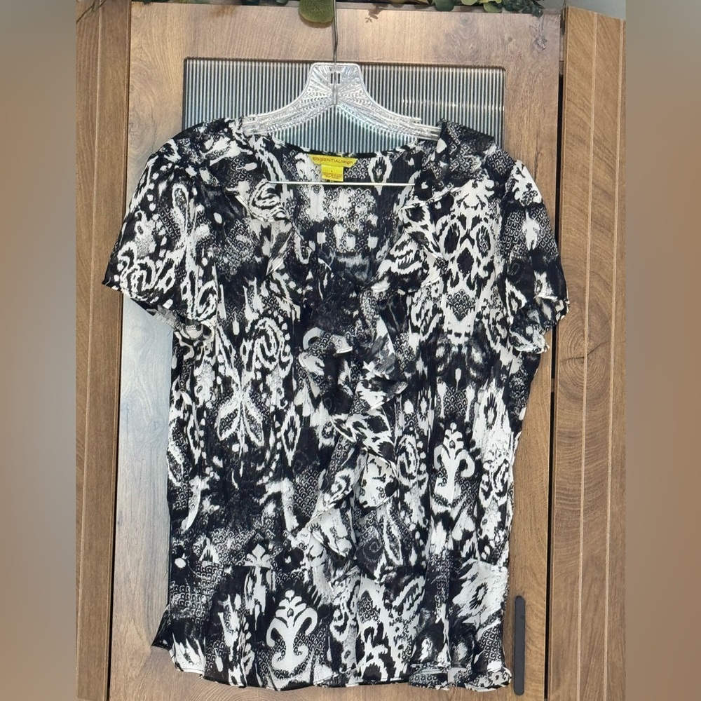 Black and White Essential Leigh Women's Top